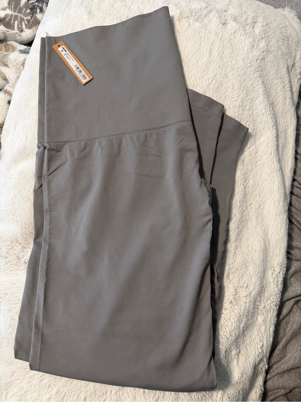 SKIMS Seamless Soft Leggings in color Pacific